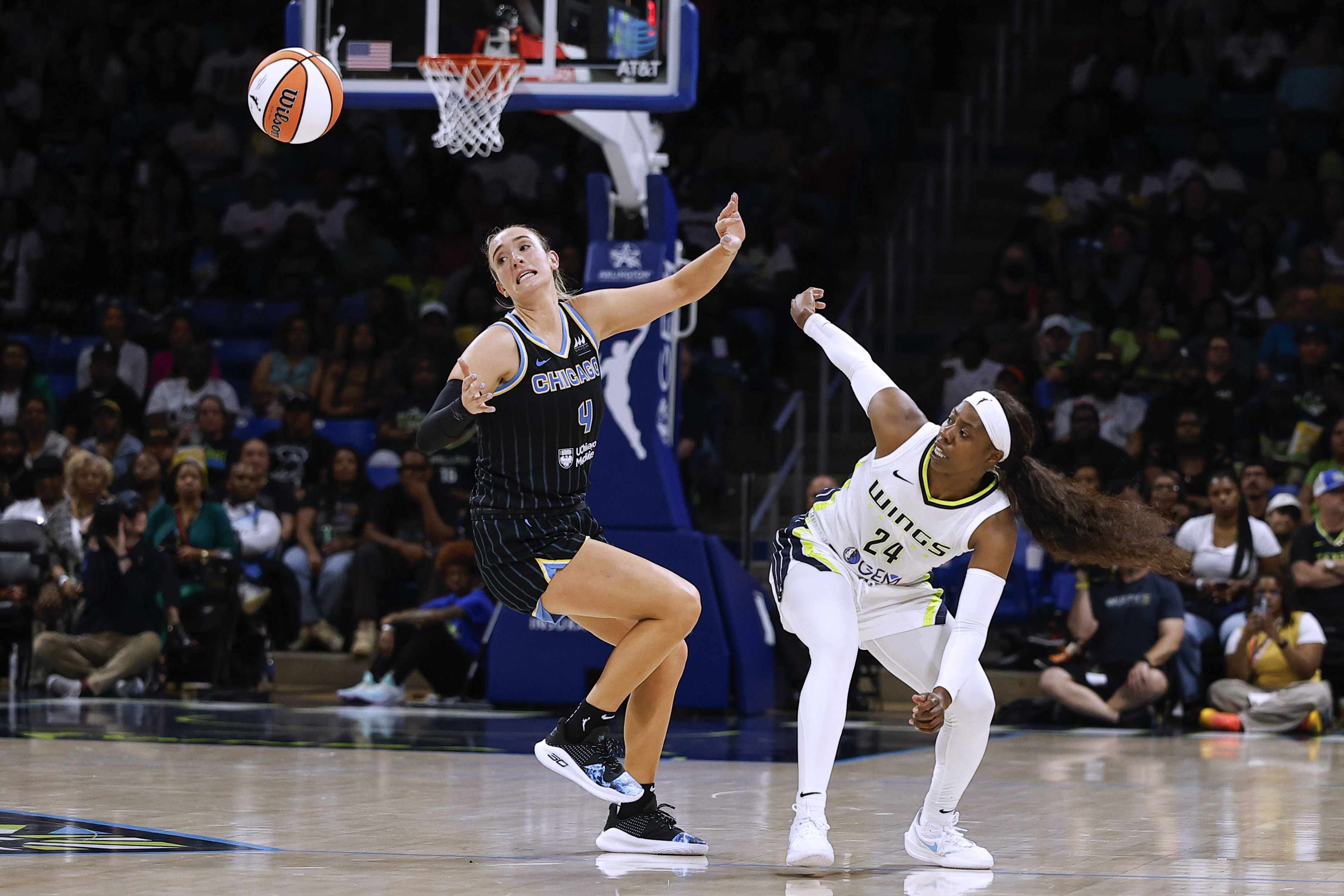 Wings spoil Teresa Weatherspoon's coaching debut, beating Sky 87-79 in opener - Vimarsana News