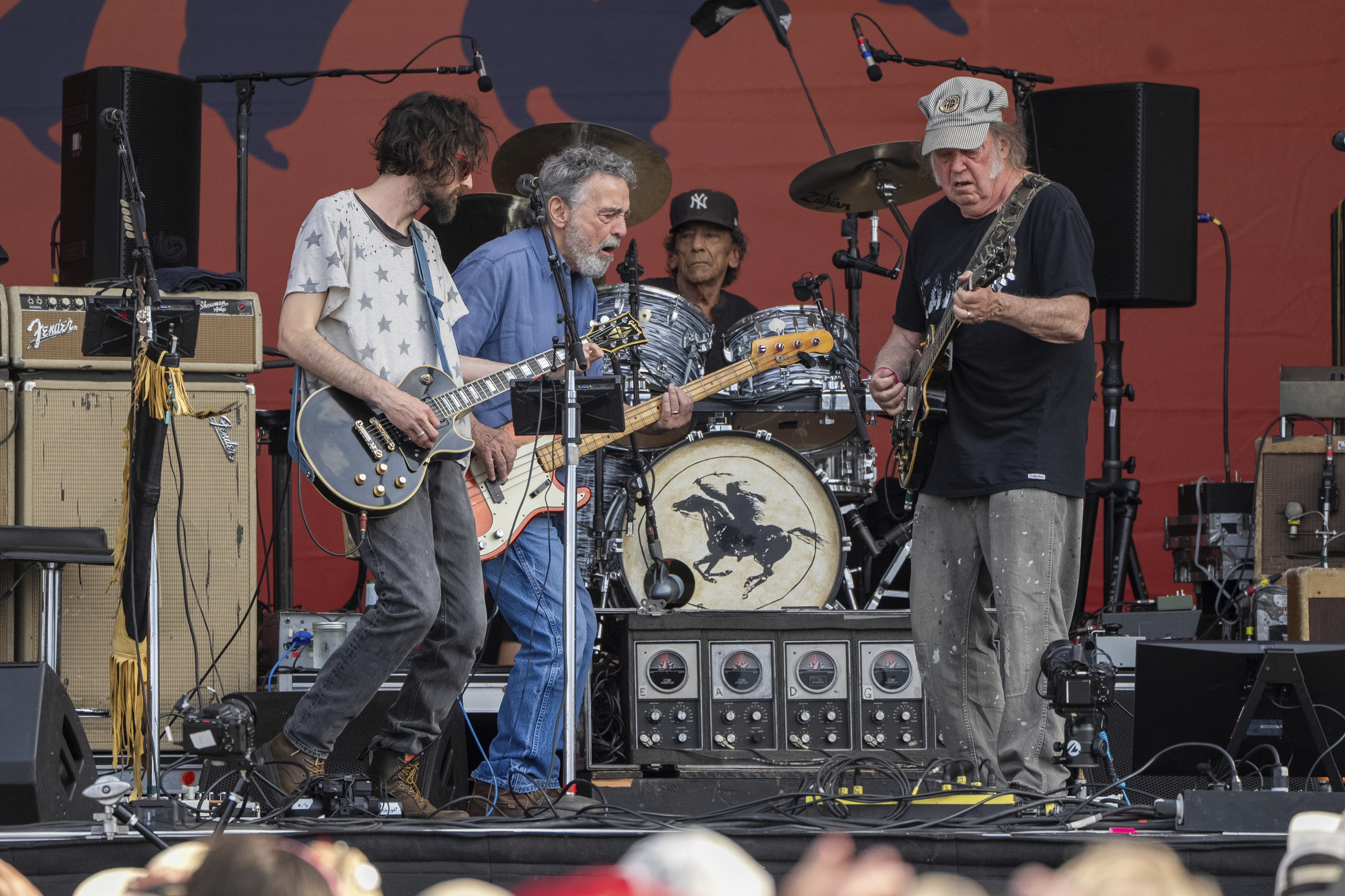 Neil Young's Chicago show postponed at last minute 'due to illness' - Vimarsana News