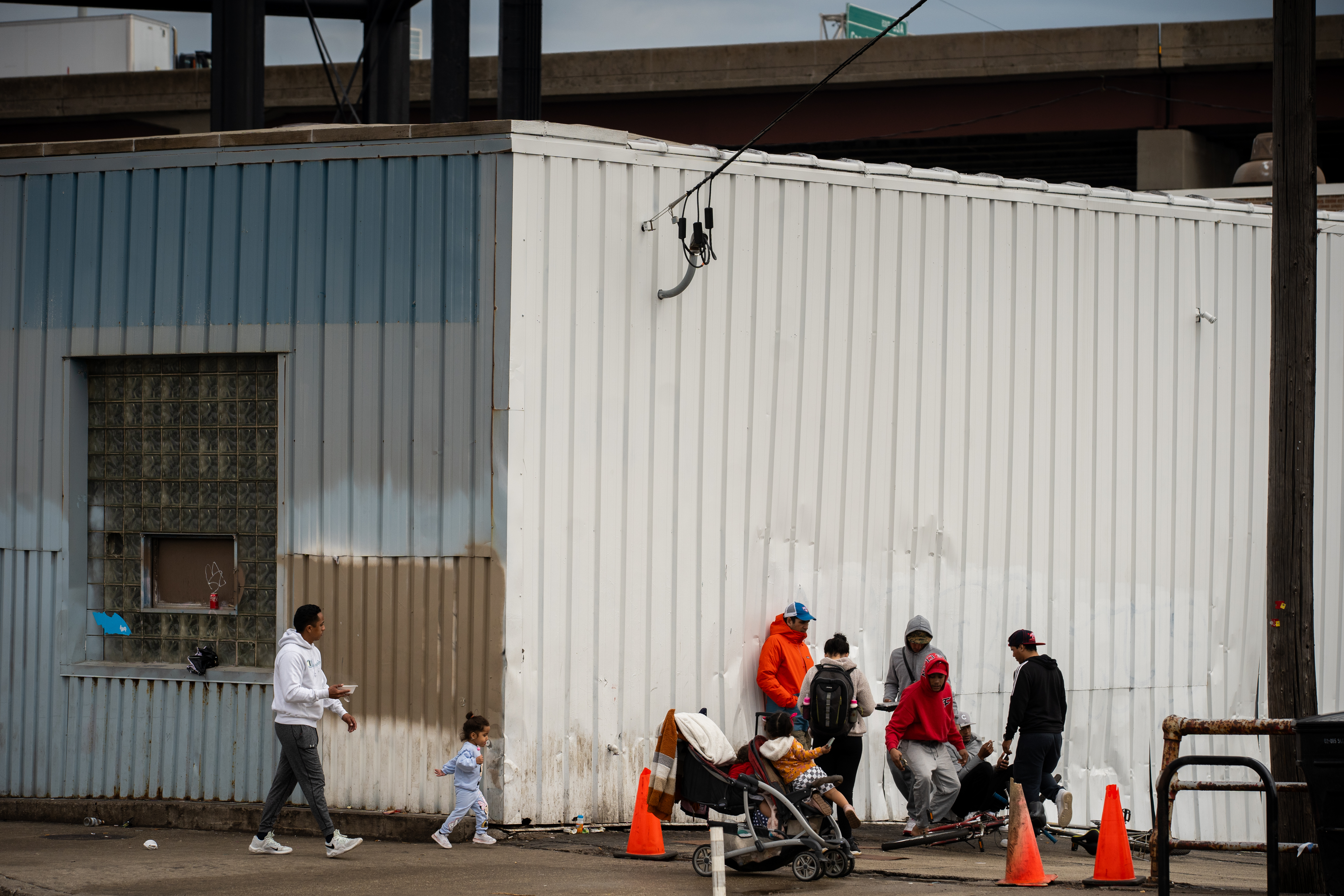 Migrant eviction statistics need to be more 'transparent,' Chicago alderpersons say - Vimarsana News