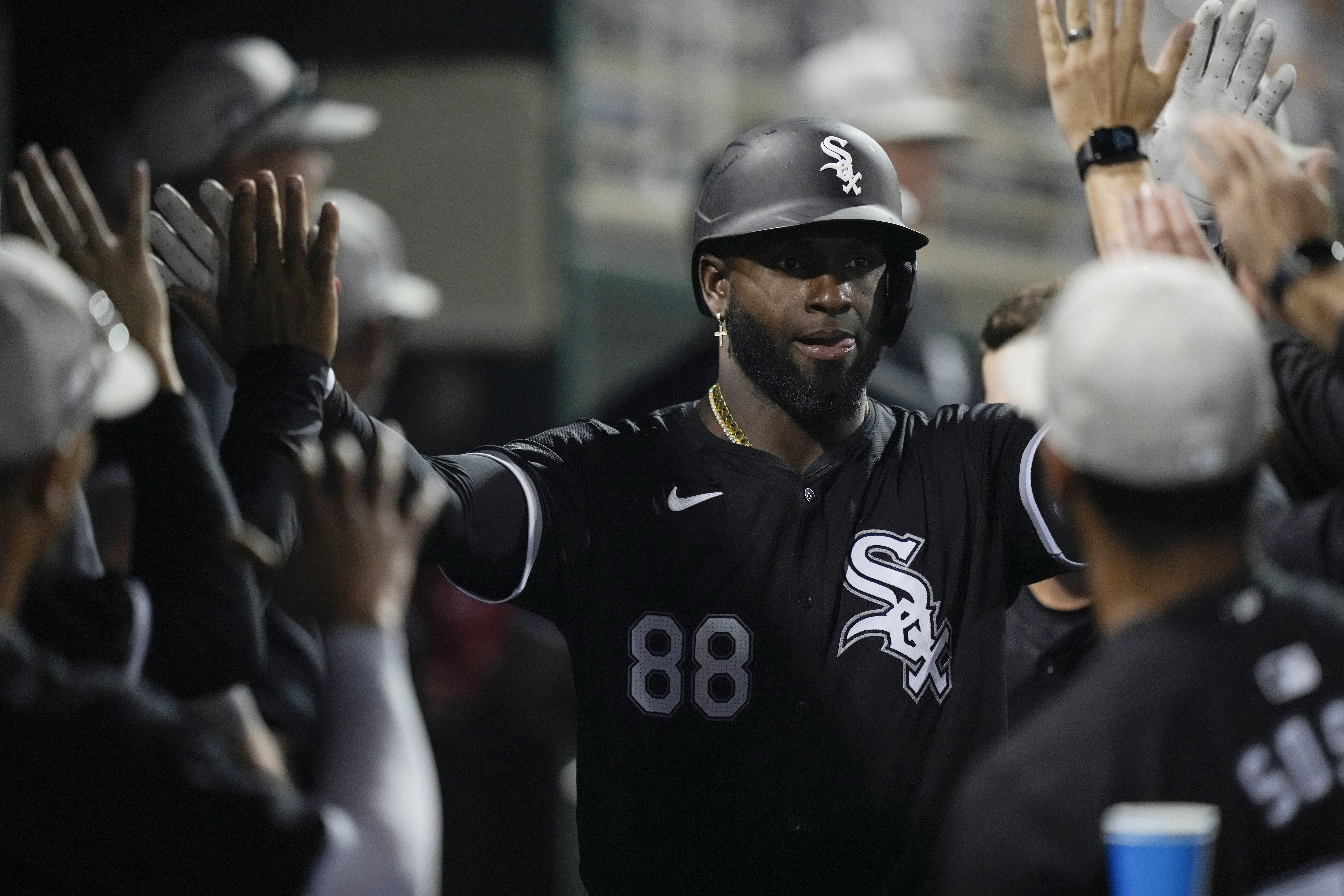 Luis Robert Jr., 'superstar' and 'game changer,' flashes power in big way - Vimarsana News
