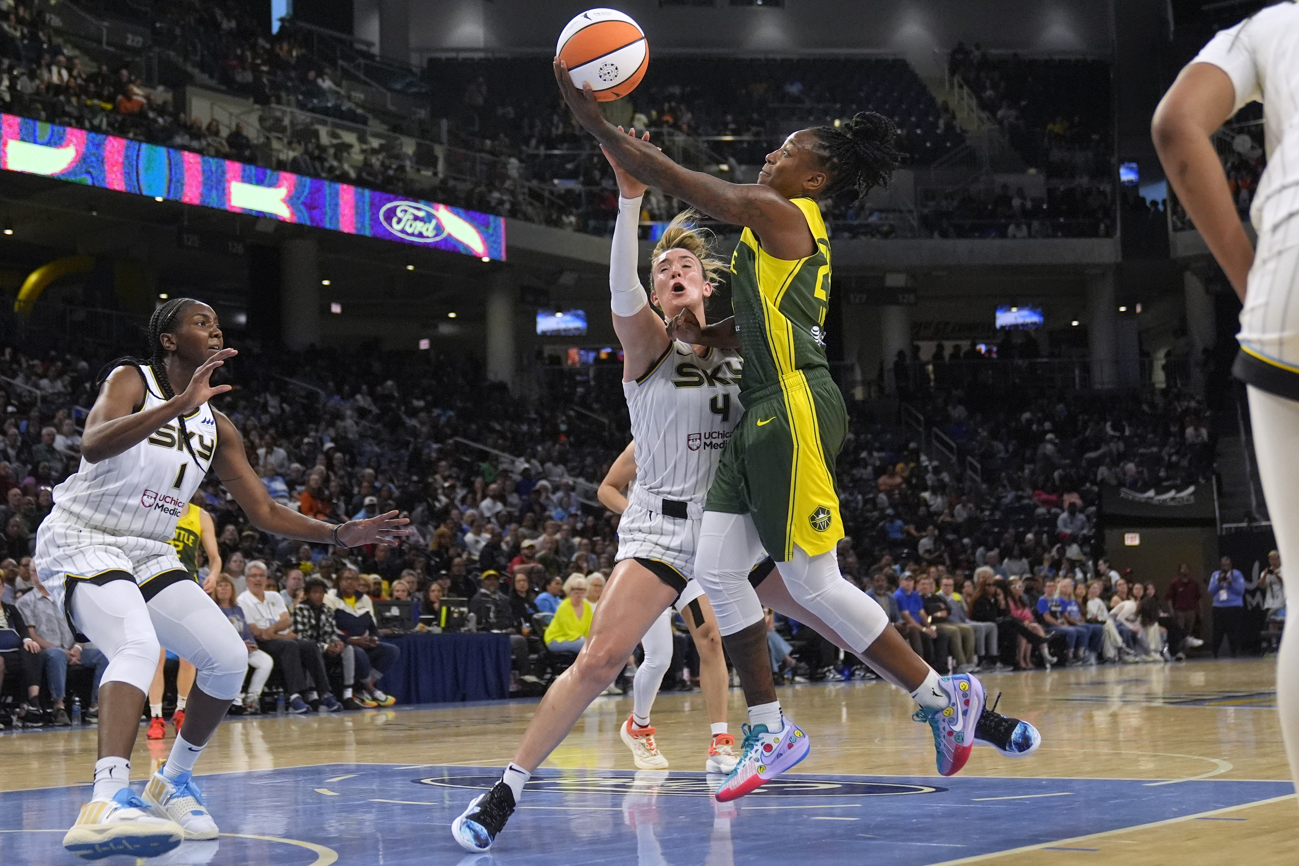 Storm's visit against Sky gives look at what could've been in Chicago - Vimarsana News