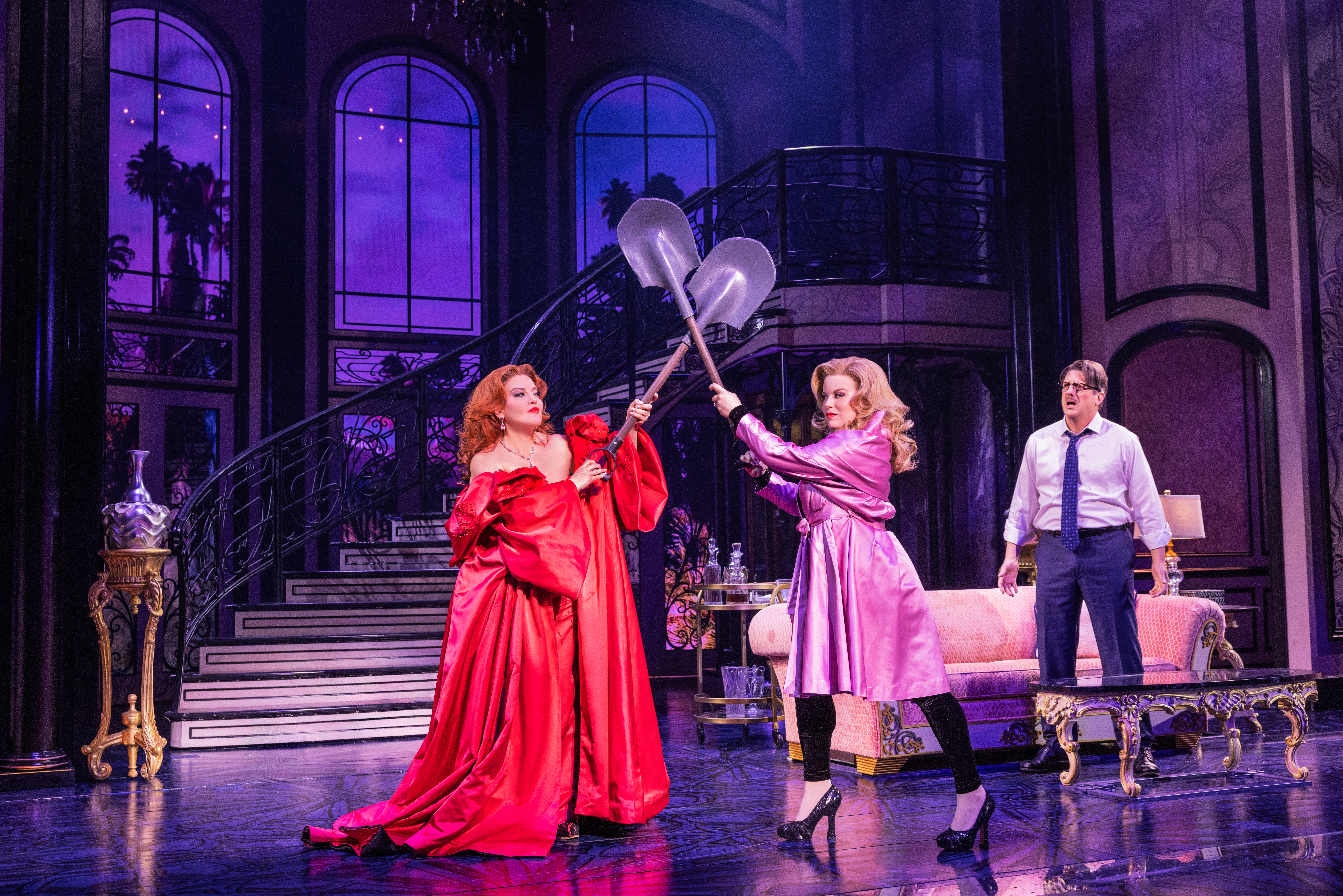 death-becomes-her-stage-musical-review-megan-hilty-michelle-williams-chicago - Vimarsana News