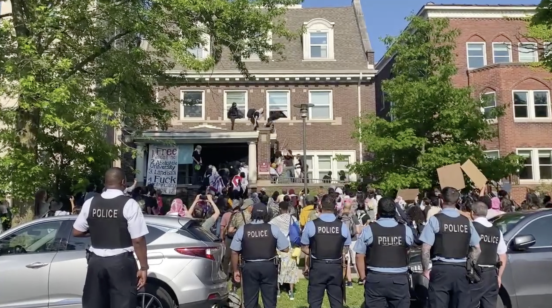 Pro-Palestinian protesters take over University of Chicago Institute of Politics building - Vimarsana News