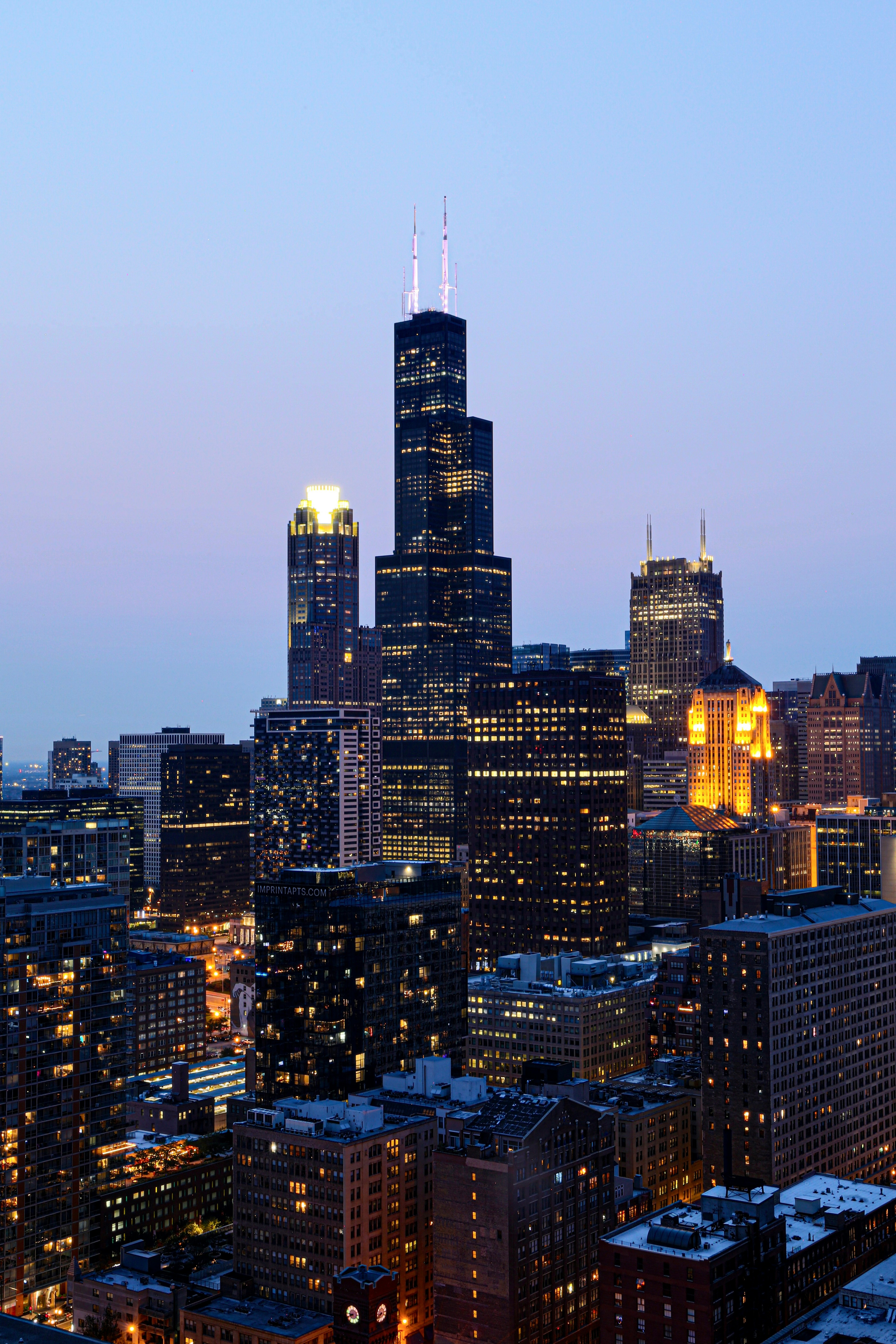 WBEZ's Weekly News Recap, June 7, 2024: Alder proposes 8pm teen curfew, Chicago police tighten DNC security plans and more - Vimarsana News