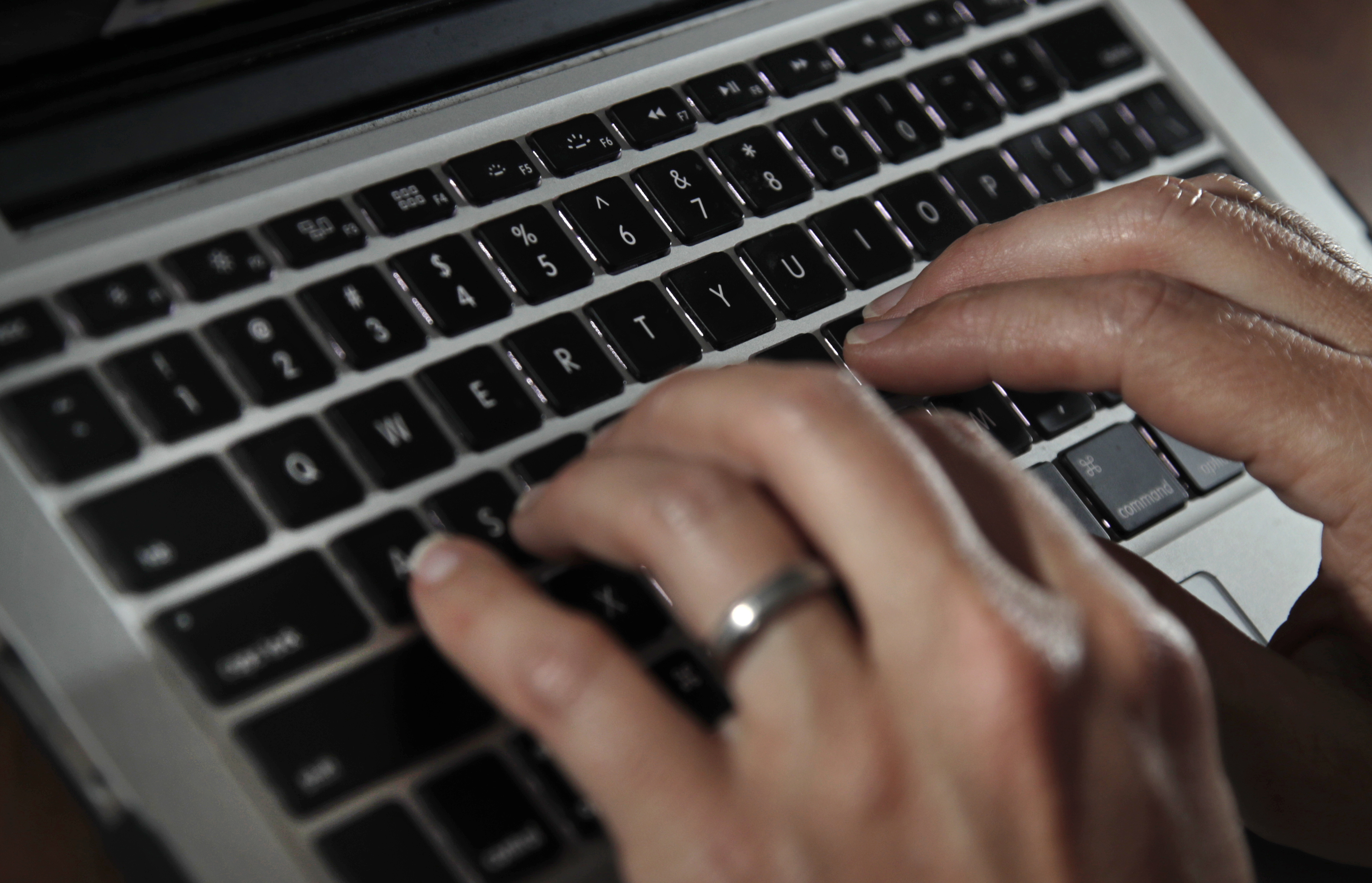 Federal broadband program helping more than 300,000 Cook County residents set to expire - Vimarsana News