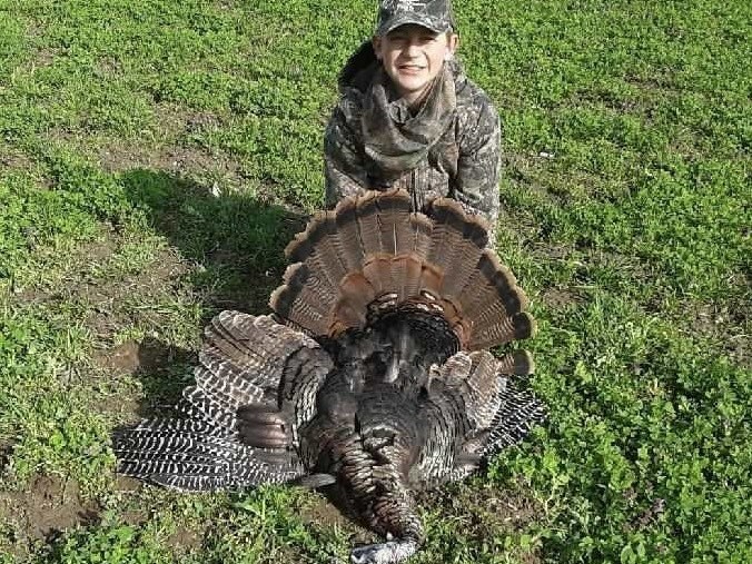 13-year-old bags his first wild turkey while hunting with his grandpa - Vimarsana News