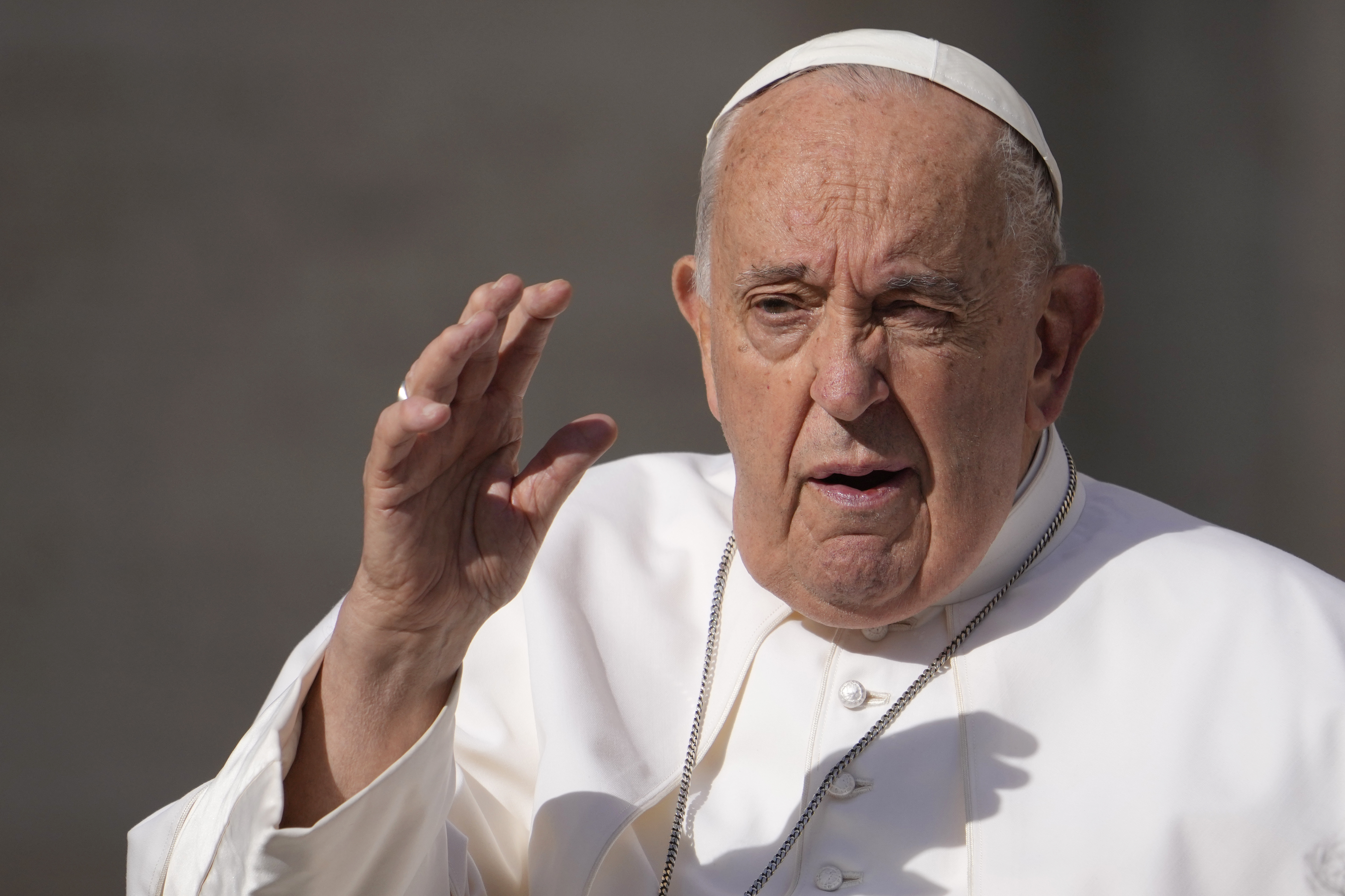 Pope Francis apologizes for use of homophobic slur in discussion about ban on gay priests - Vimarsana News