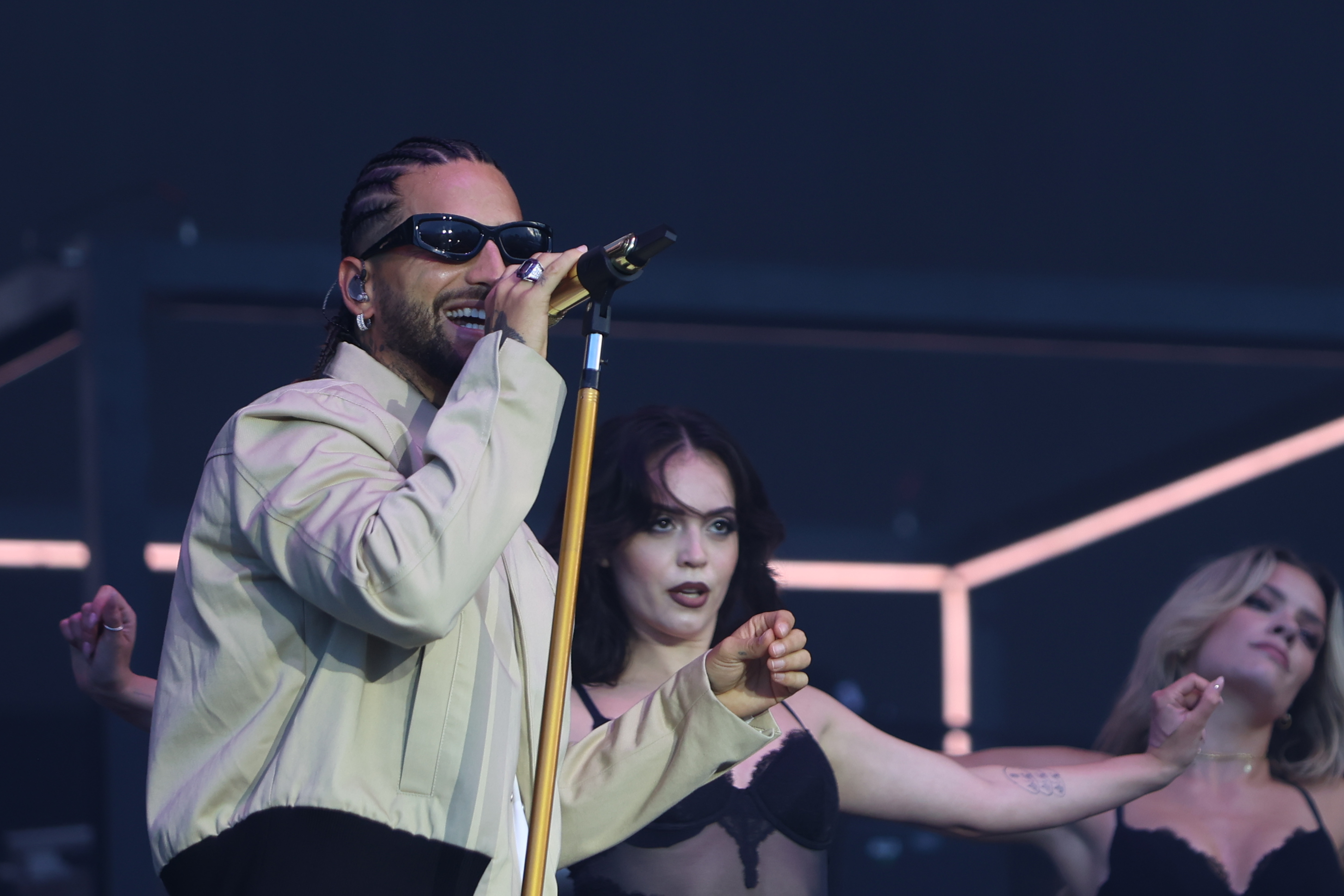 Maluma gets emotional as crowd sings, before clouds move in over Sueños Music Festival - Vimarsana News