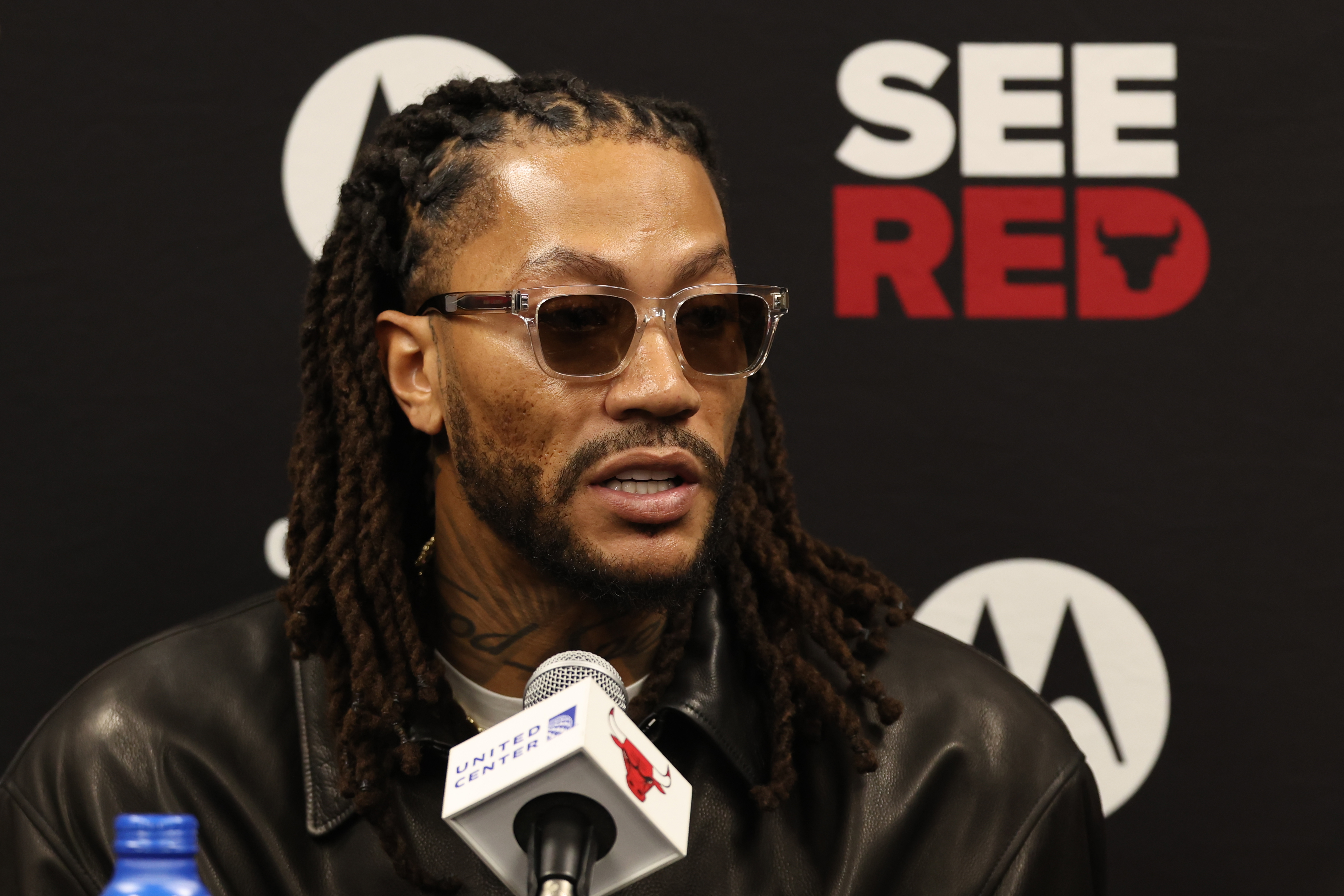 A night to remember as Derrick Rose has his No . 1 Bulls jersey retired